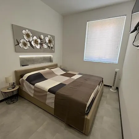 Gold House Filzi Apartment Carate Brianza