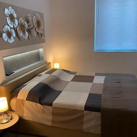 Apartment Gold House Filzi Carate Brianza